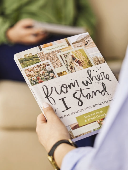 A 30-Day Journey with Women of the Bible: A Devotional Guide with Scripture Readings and Journal Prompts) – Perfect Gift for Christian Women