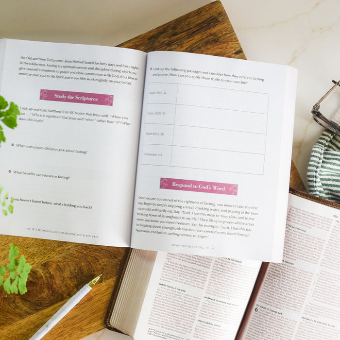 A Woman's Guide to Praying the Scriptures: Prayers for Every Day and Every Need (A Prayer Bible Study)