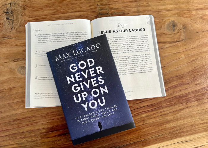 God Never Gives Up On You Study Guide + Book + Journal Bundle