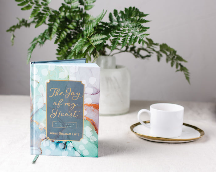 Jesus in Me Study Guide + Devotional + Bible Premium Bundle