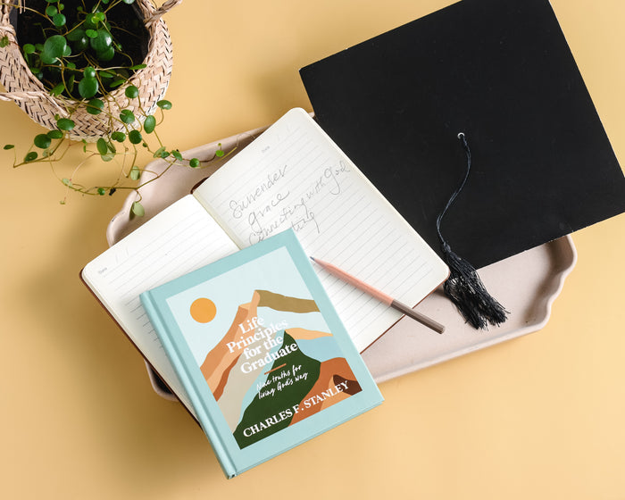 Life Principles for the Graduate: Nine Truths for Living God's Way – The Perfect Christian Graduation Gift to Celebrate Your Grad
