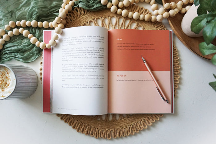 Prayers to Help You Thrive: Devotions to Help Women Live with Joy & Confidence (A Devotional)