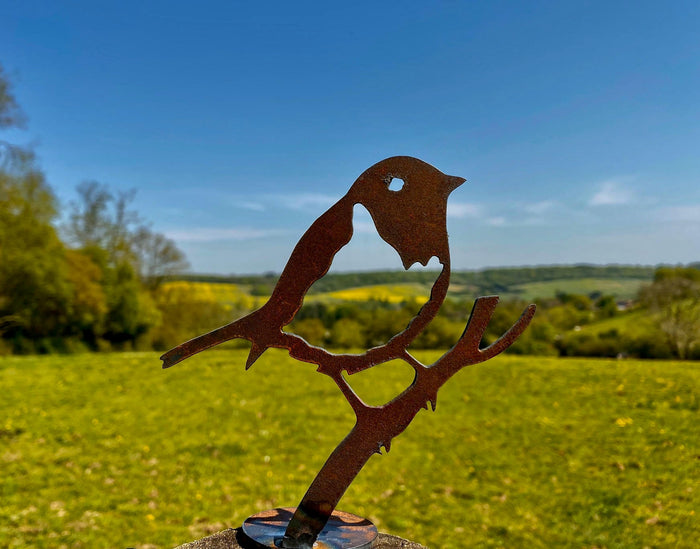 Exterior Rustic Rusty Metal Robin Bird Garden Fence Topper Yard Art Gate Post  Sculpture  Gift  Present