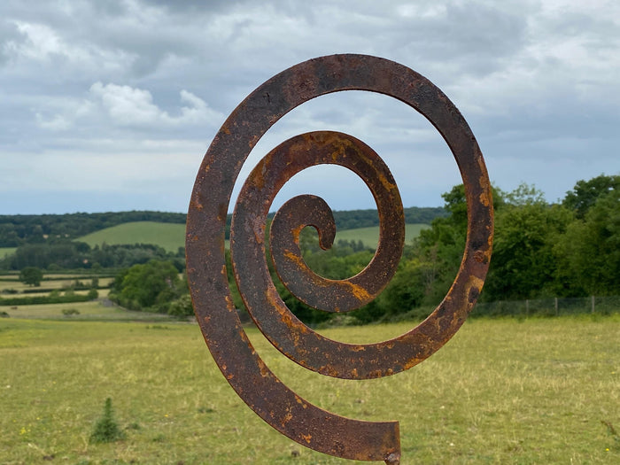 Small Hypno Sculpture Garden Stake
