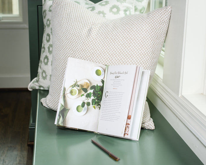 The Weekly Habits Project: A Challenge to Journal, Reflect, and Make Tiny Changes for Big Results