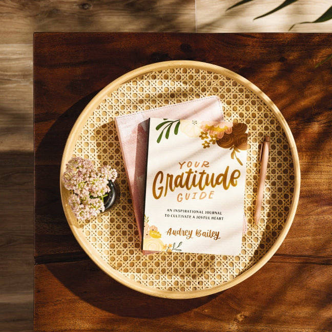 Your Gratitude Guide: An Inspirational Journal to Cultivate a Joyful Heart
